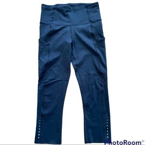 Lululemon Fast and Free legging - black with reflective dots - size 4